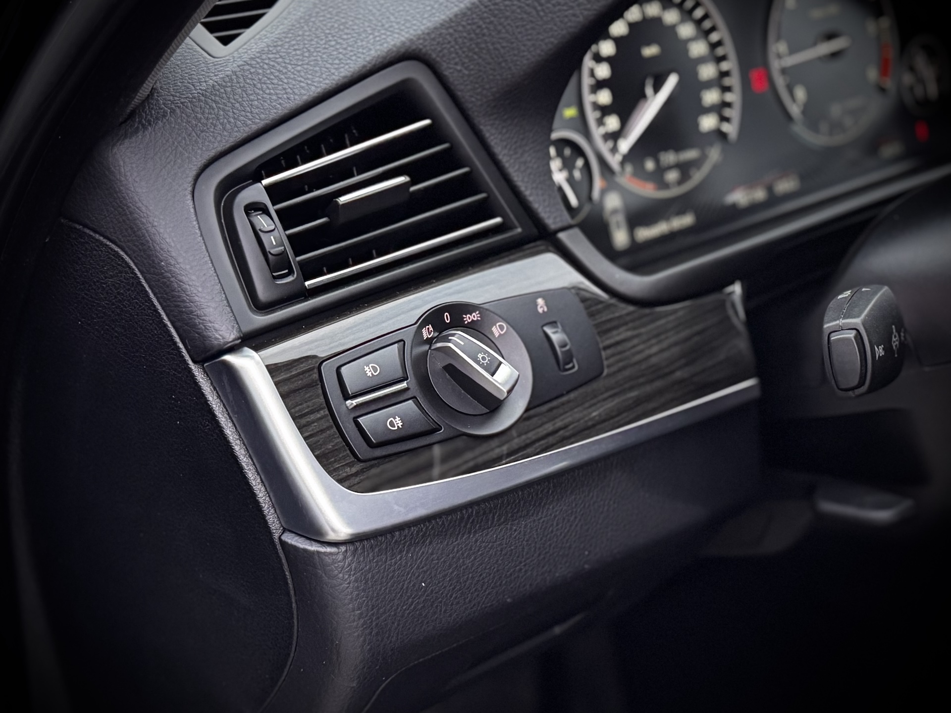 BMW 520d Touring Automat 190 KM | Skóra | Navi Pro | LED | Luxury - obrazek 37