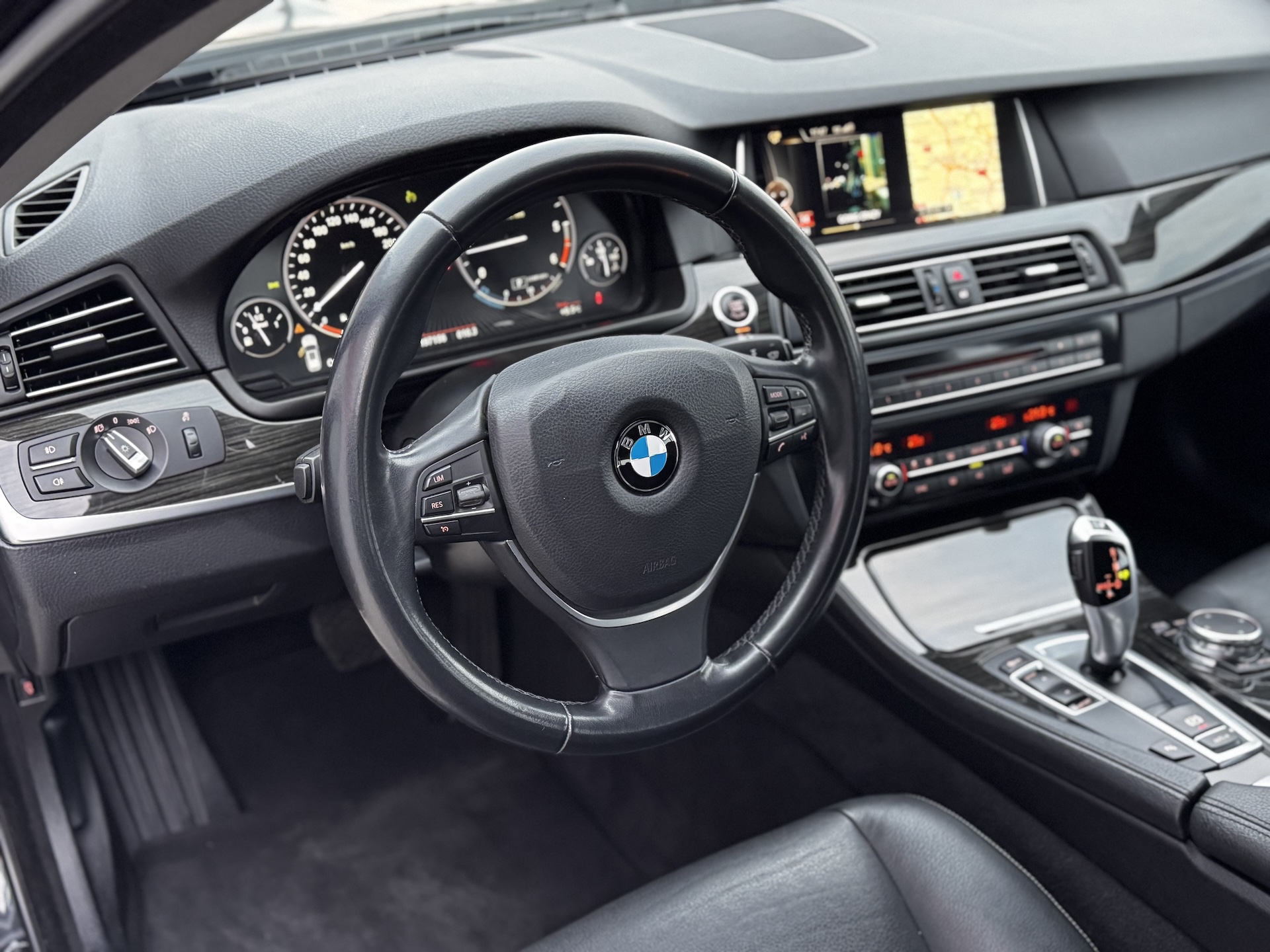 BMW 520d Touring Automat 190 KM | Skóra | Navi Pro | LED | Luxury - obrazek 18
