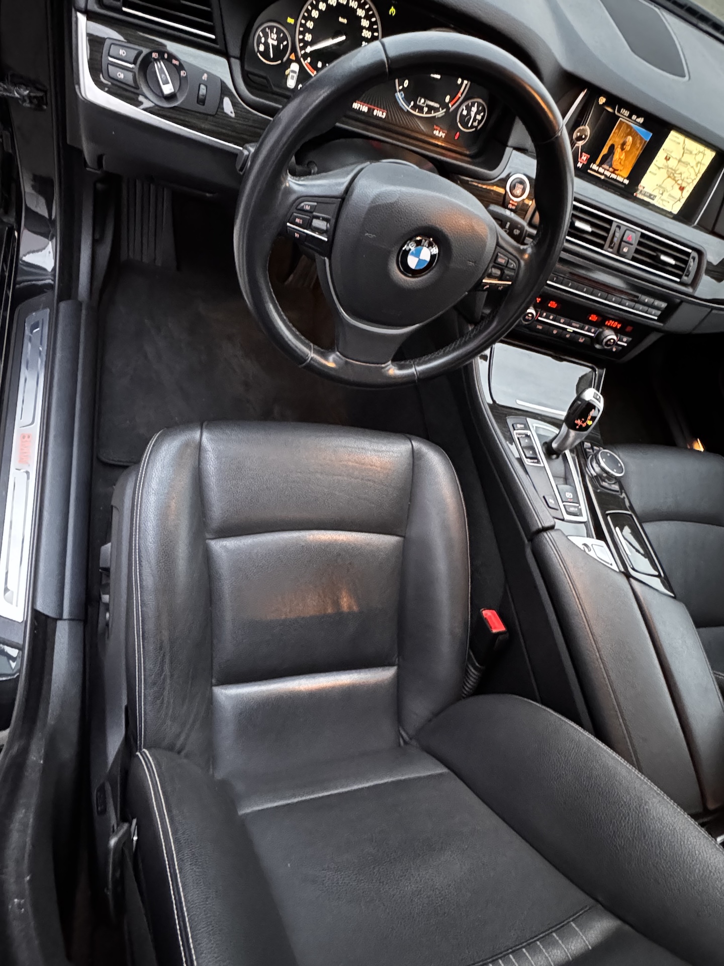 BMW 520d Touring Automat 190 KM | Skóra | Navi Pro | LED | Luxury - obrazek 31