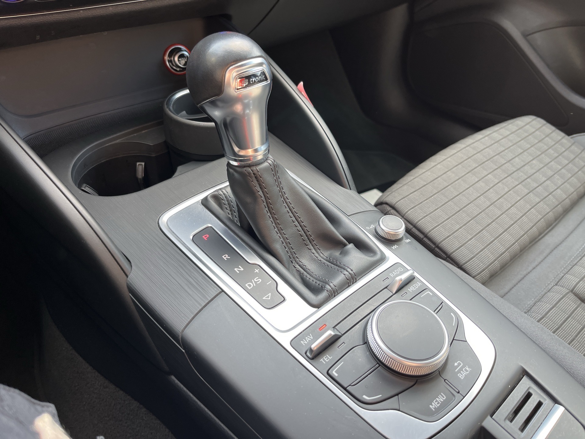 Audi A3 Sportback 2.0 TDI 150 KM | 2016 | S-line Selection | S-tronic - obrazek 10